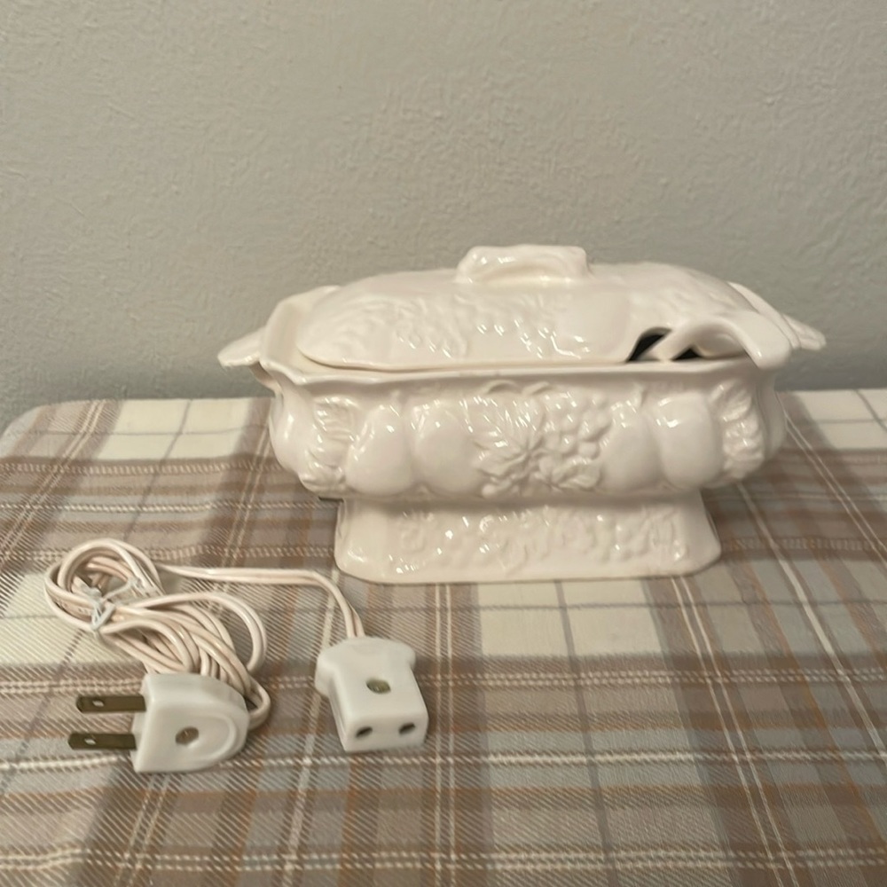 Vintage Electric Ceramic Covered Serving Warming Dish w/Spoon Made in Japan